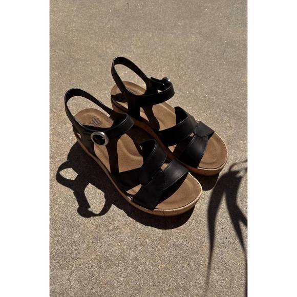 NEW SOFFT women capri heel sandals in black - Picture 1 of 4